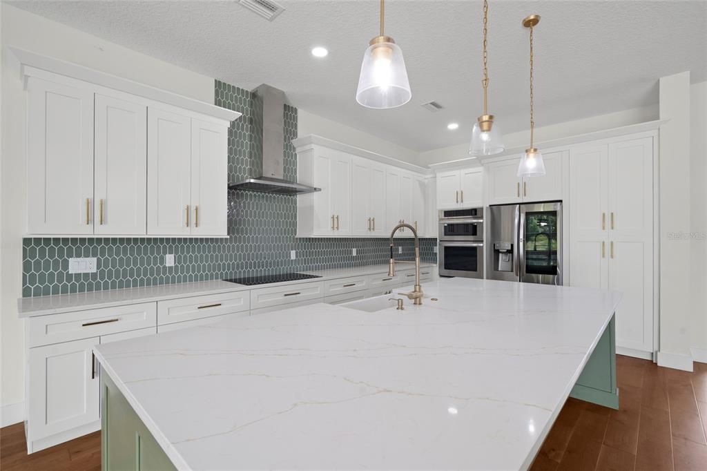 For Sale: $744,999 (4 beds, 2 baths, 2582 Square Feet)