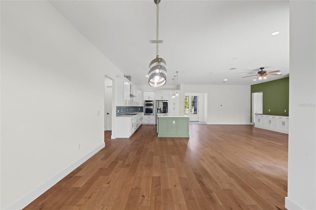 For Sale: $744,999 (4 beds, 2 baths, 2582 Square Feet)