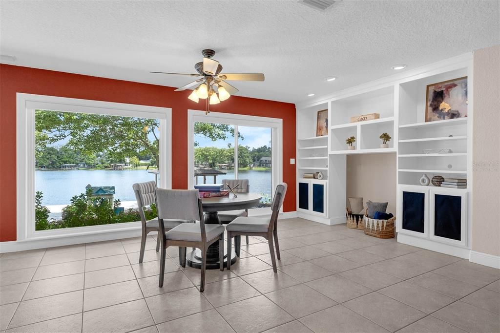 合同活跃: $975,000 (5 贝兹, 3 浴室, 3858 平方英尺)