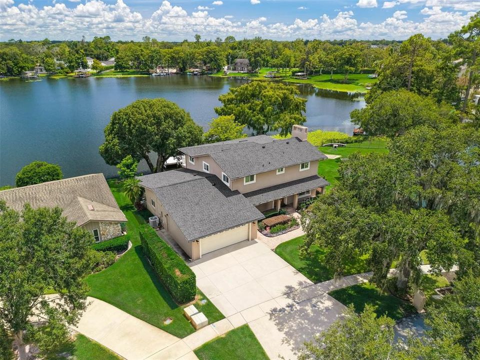 合同活跃: $975,000 (5 贝兹, 3 浴室, 3858 平方英尺)