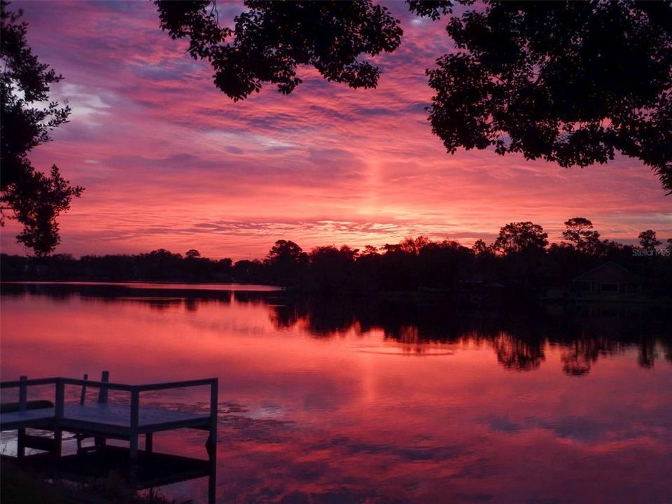 合同活跃: $975,000 (5 贝兹, 3 浴室, 3858 平方英尺)