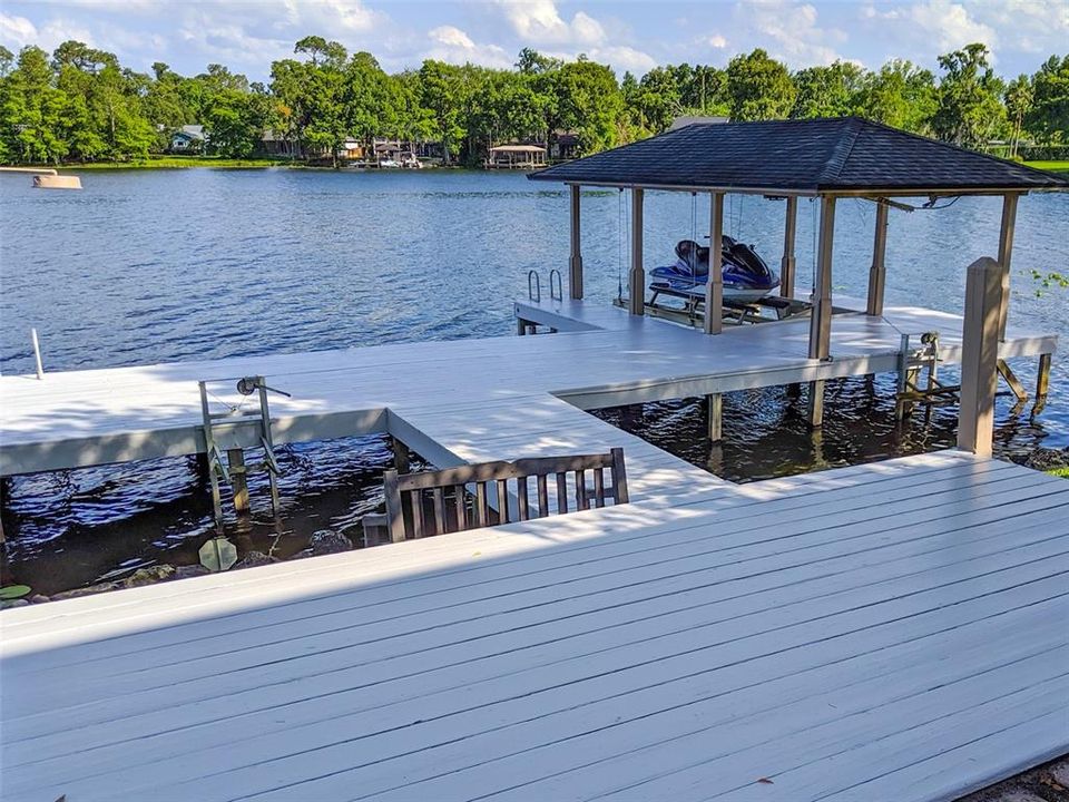 合同活跃: $975,000 (5 贝兹, 3 浴室, 3858 平方英尺)