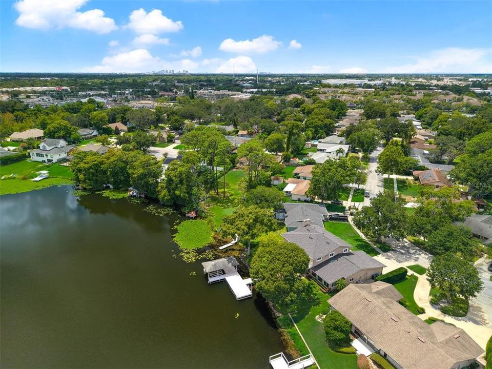 合同活跃: $975,000 (5 贝兹, 3 浴室, 3858 平方英尺)