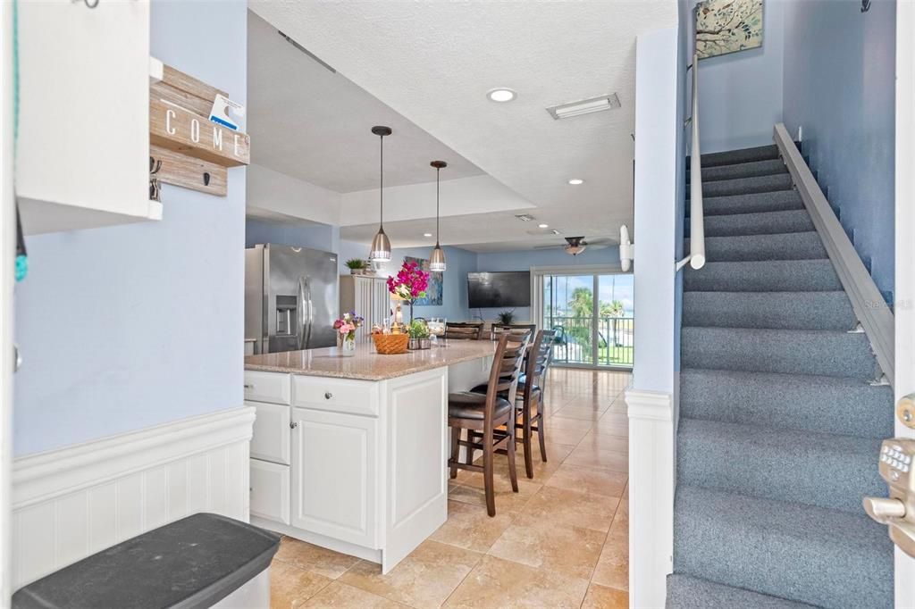 待售: $325,000 (2 贝兹, 2 浴室, 1201 平方英尺)