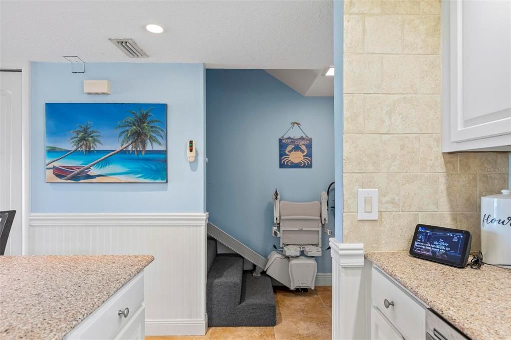 待售: $325,000 (2 贝兹, 2 浴室, 1201 平方英尺)