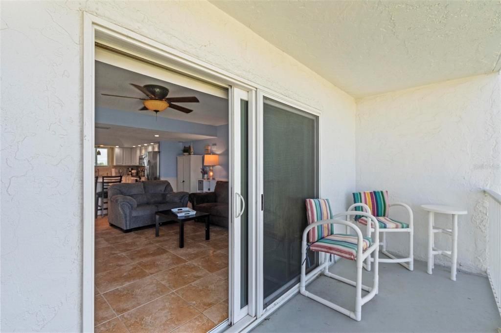 待售: $325,000 (2 贝兹, 2 浴室, 1201 平方英尺)