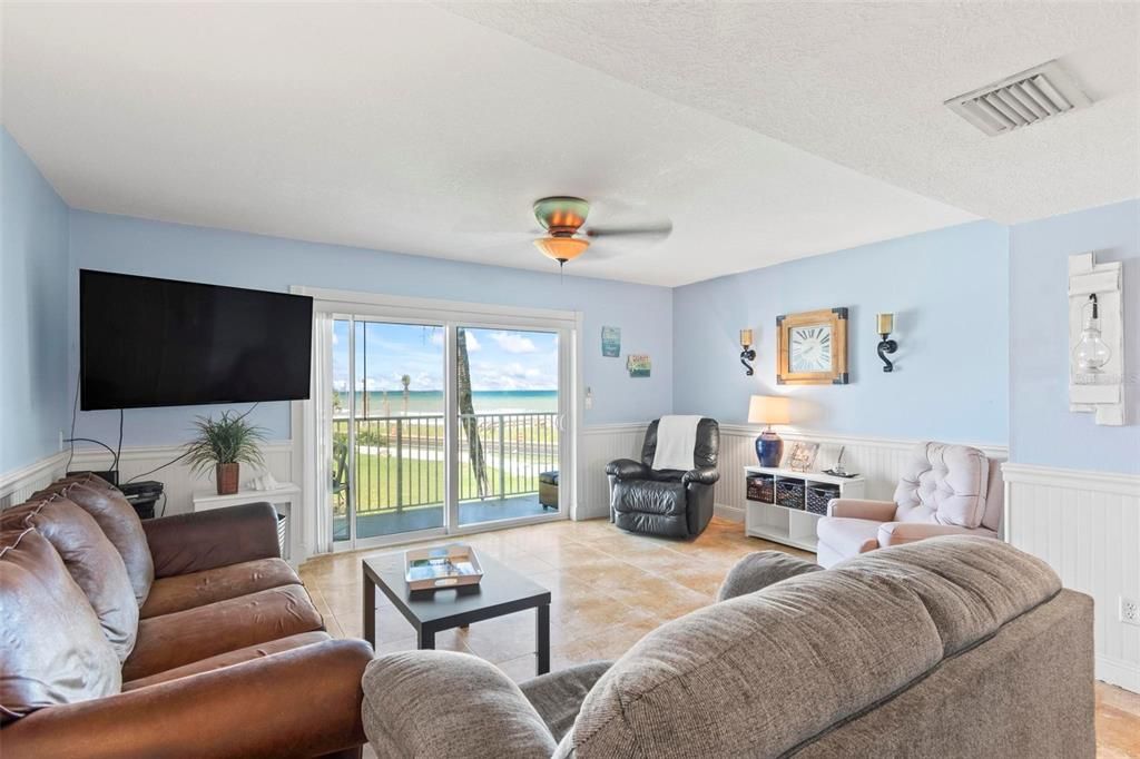 待售: $325,000 (2 贝兹, 2 浴室, 1201 平方英尺)