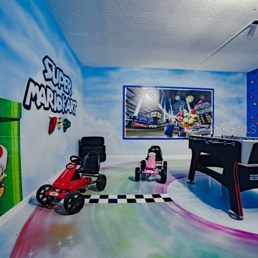 For Sale: $699,000 (6 beds, 5 baths, 3270 Square Feet)