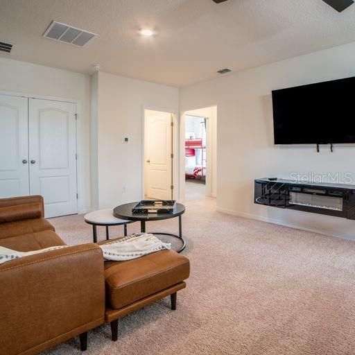 For Sale: $699,000 (6 beds, 5 baths, 3270 Square Feet)