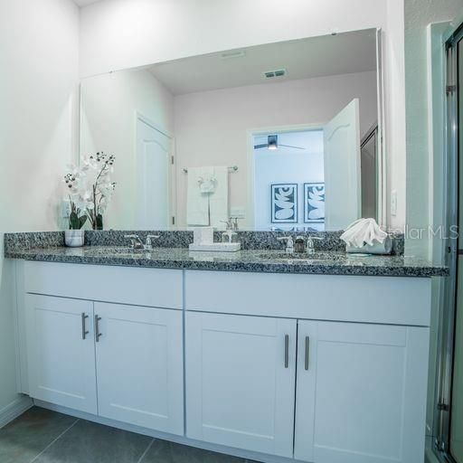 For Sale: $699,000 (6 beds, 5 baths, 3270 Square Feet)