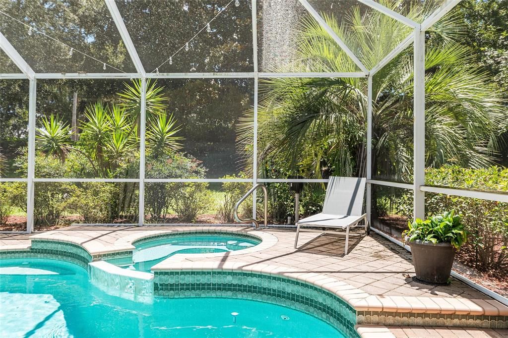 合同活跃: $424,900 (3 贝兹, 2 浴室, 2262 平方英尺)