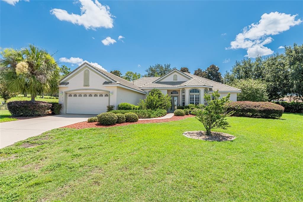 合同活跃: $424,900 (3 贝兹, 2 浴室, 2262 平方英尺)