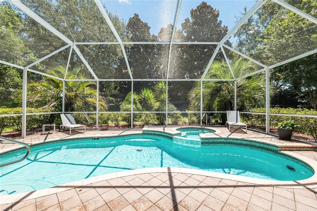 合同活跃: $424,900 (3 贝兹, 2 浴室, 2262 平方英尺)