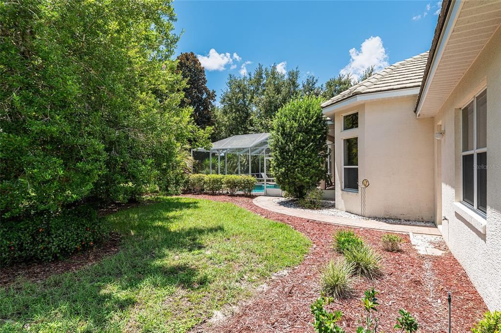 合同活跃: $424,900 (3 贝兹, 2 浴室, 2262 平方英尺)