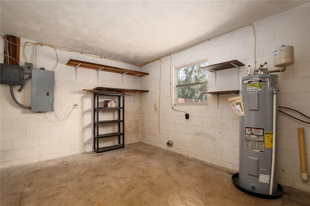 Active With Contract: $284,900 (3 beds, 1 baths, 1446 Square Feet)