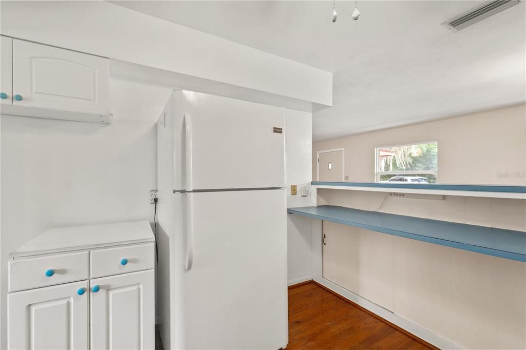 Active With Contract: $284,900 (3 beds, 1 baths, 1446 Square Feet)