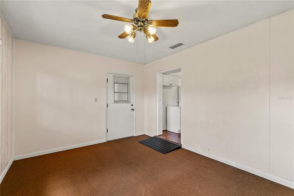 Active With Contract: $284,900 (3 beds, 1 baths, 1446 Square Feet)