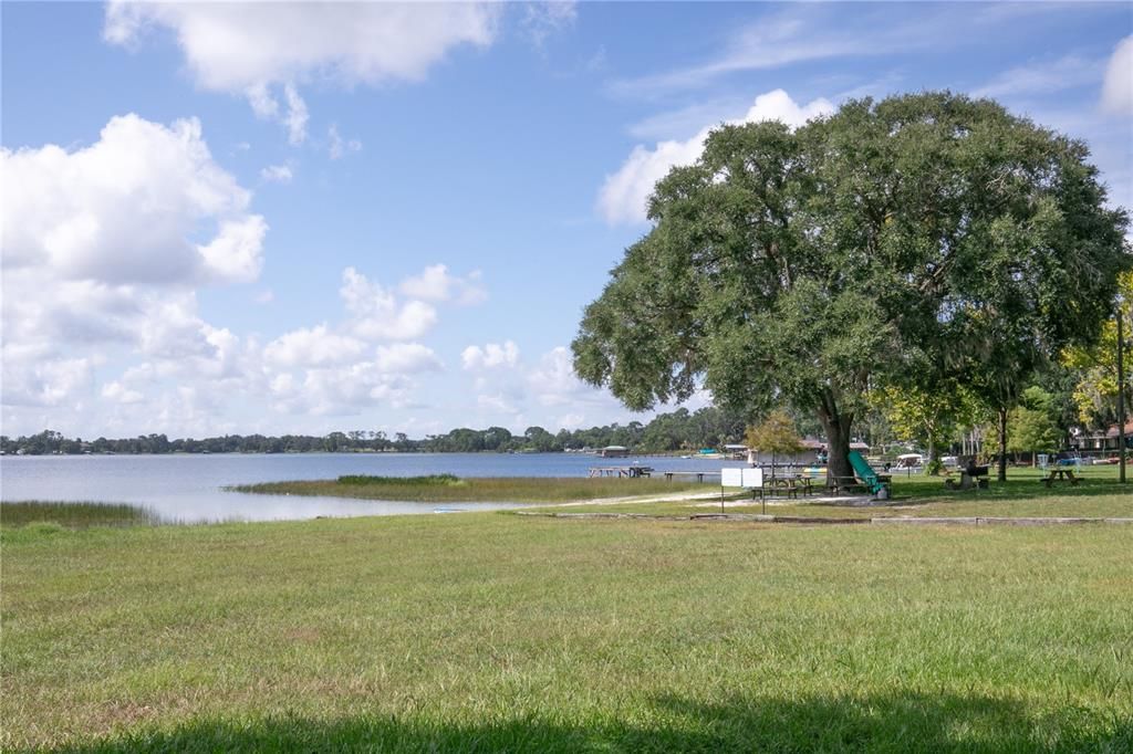 Active With Contract: $284,900 (3 beds, 1 baths, 1446 Square Feet)