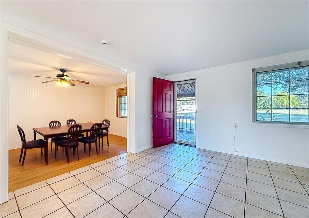 For Rent: $3,945 (3 beds, 2 baths, 1480 Square Feet)