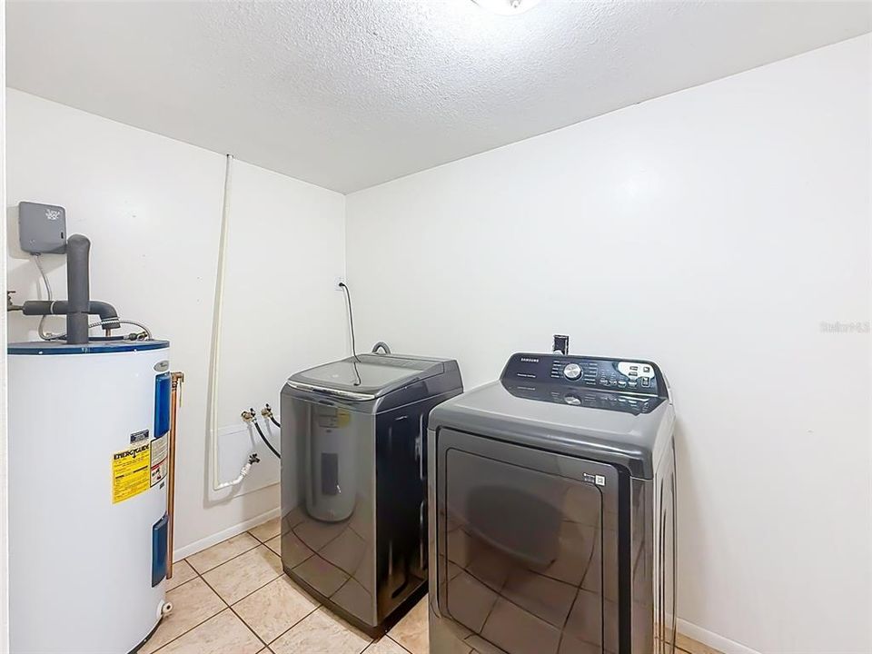 For Rent: $3,945 (3 beds, 2 baths, 1480 Square Feet)
