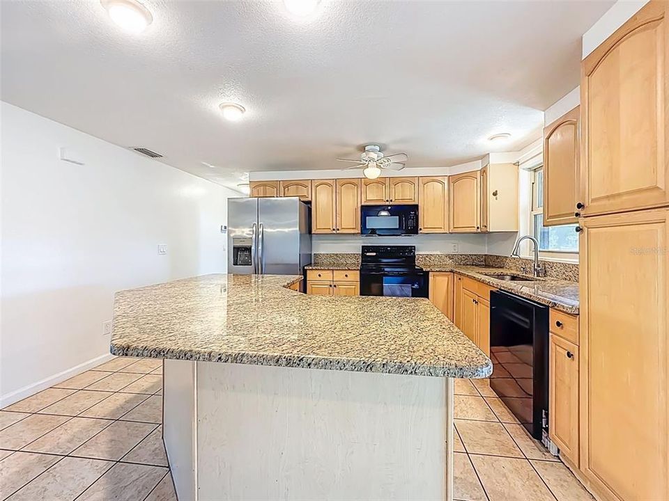 For Rent: $3,945 (3 beds, 2 baths, 1480 Square Feet)