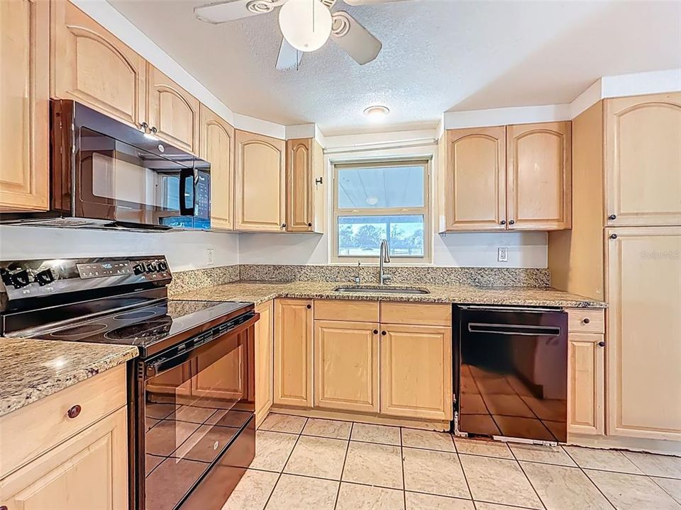 For Rent: $3,945 (3 beds, 2 baths, 1480 Square Feet)