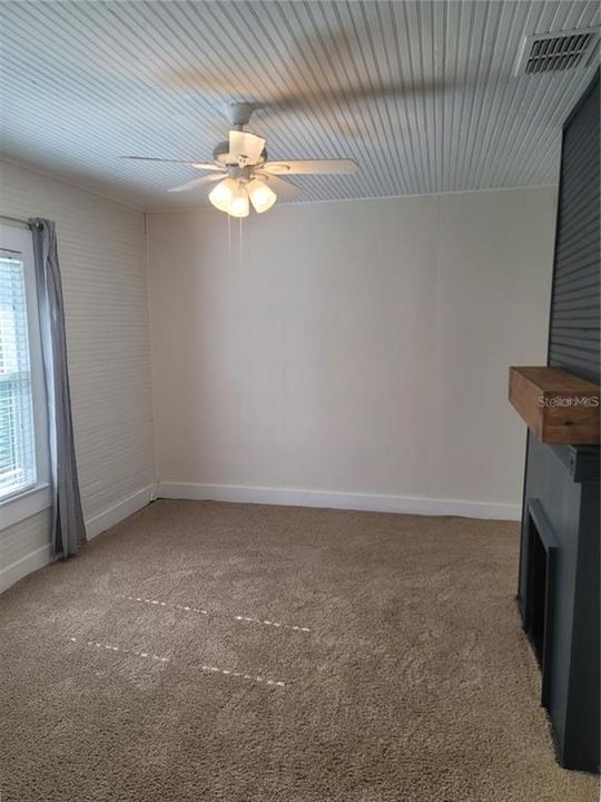 Active With Contract: $1,799 (2 beds, 1 baths, 1676 Square Feet)
