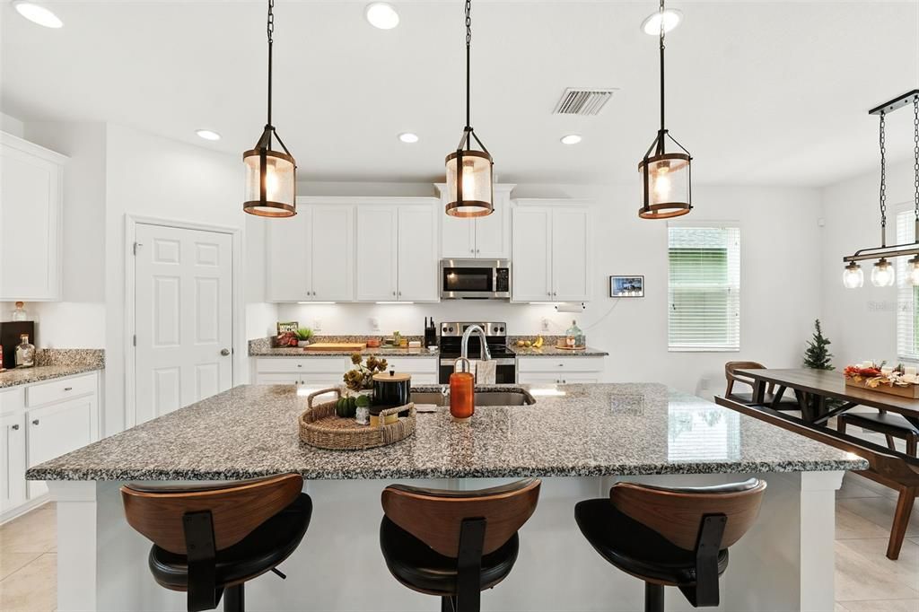 En Venta: $625,000 (4 camas, 2 baños, 3292 Pies cuadrados)