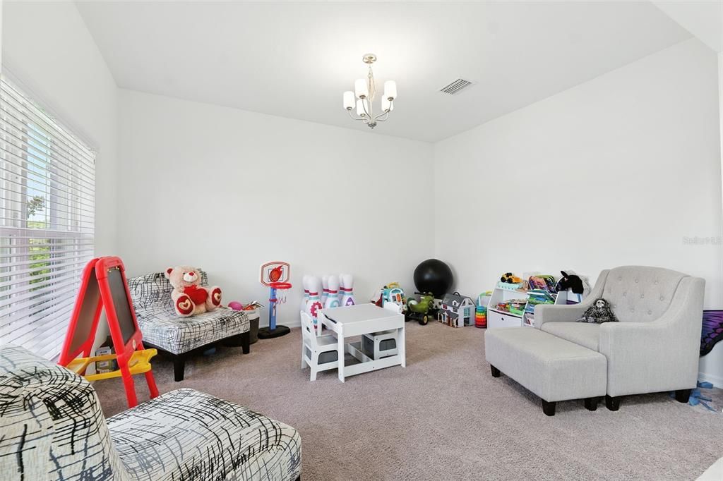 En Venta: $625,000 (4 camas, 2 baños, 3292 Pies cuadrados)