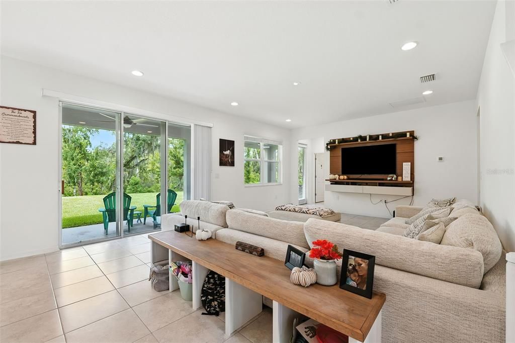 En Venta: $625,000 (4 camas, 2 baños, 3292 Pies cuadrados)