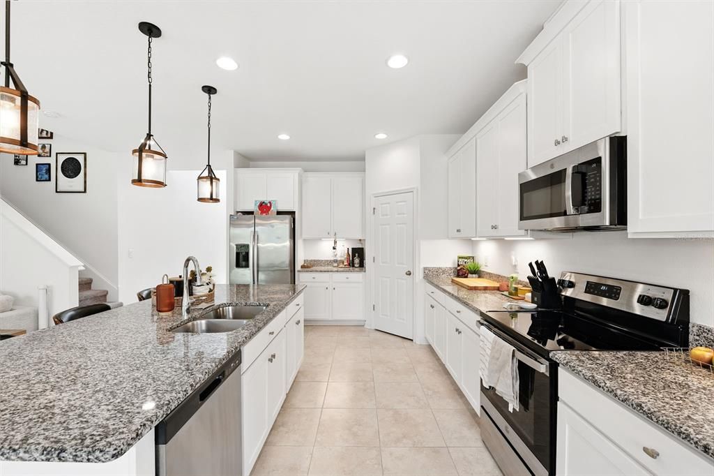 En Venta: $625,000 (4 camas, 2 baños, 3292 Pies cuadrados)