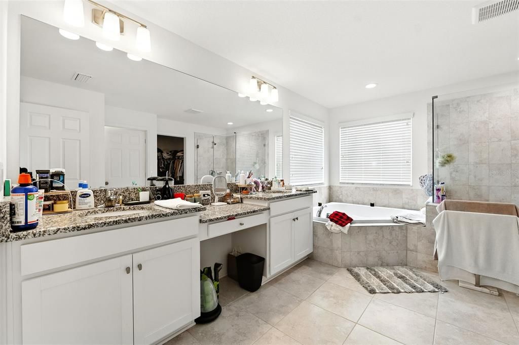 En Venta: $625,000 (4 camas, 2 baños, 3292 Pies cuadrados)