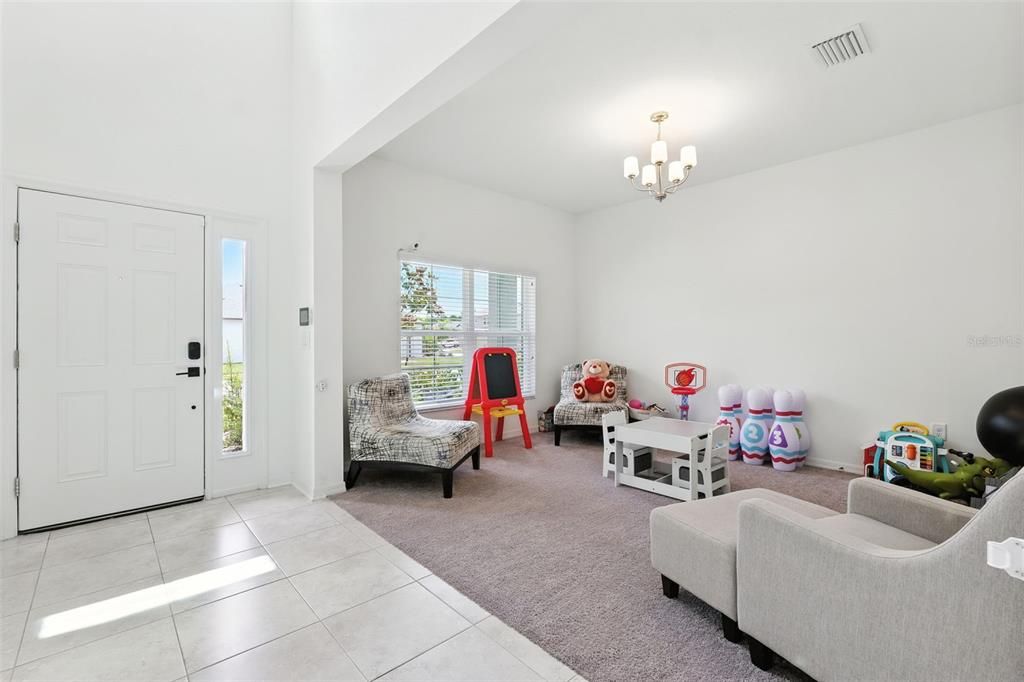 En Venta: $625,000 (4 camas, 2 baños, 3292 Pies cuadrados)