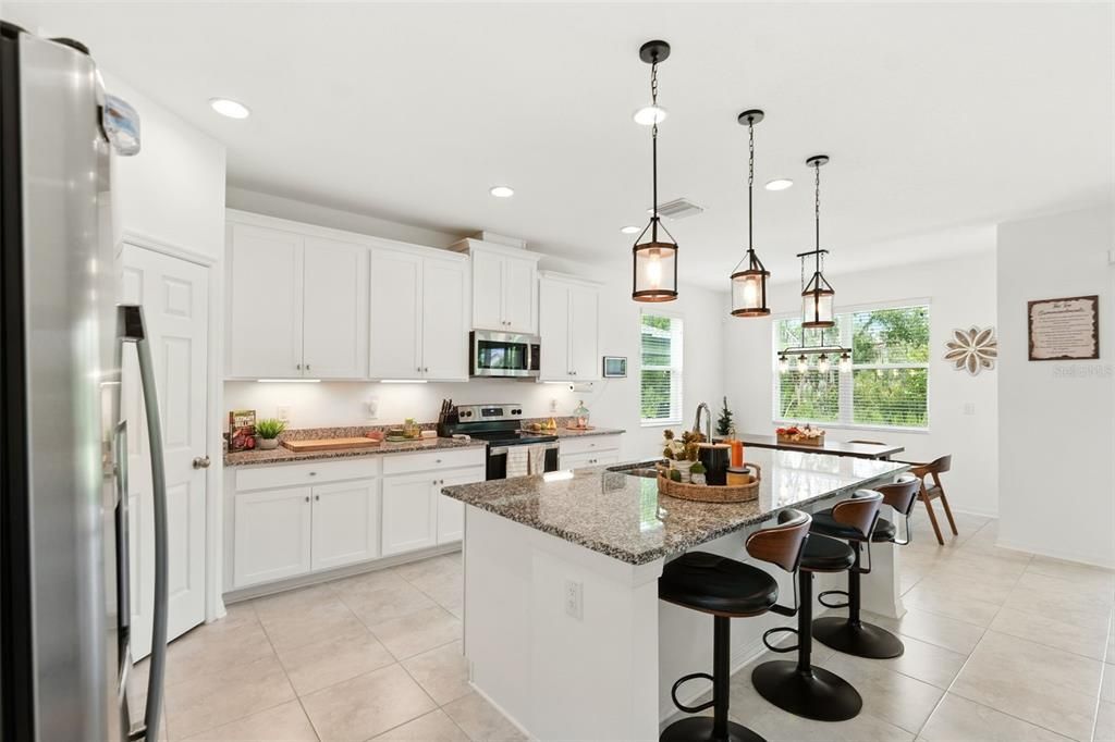 En Venta: $625,000 (4 camas, 2 baños, 3292 Pies cuadrados)