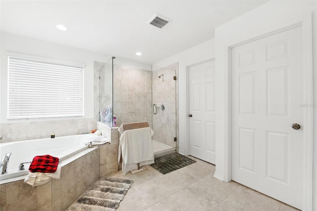 En Venta: $625,000 (4 camas, 2 baños, 3292 Pies cuadrados)