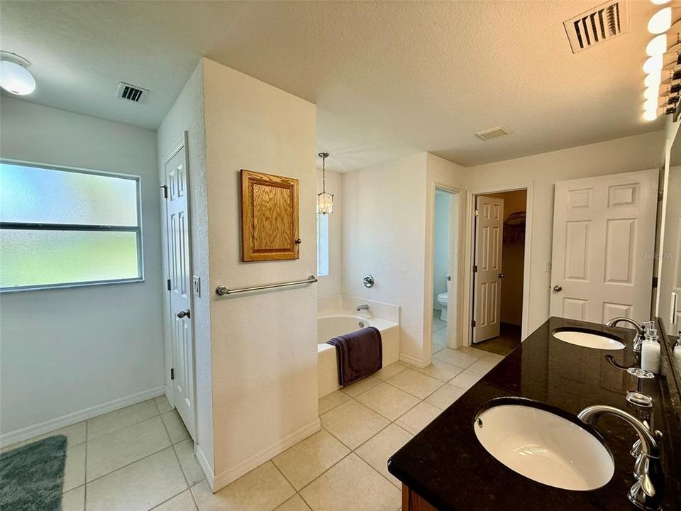 For Rent: $3,600 (4 beds, 3 baths, 3009 Square Feet)