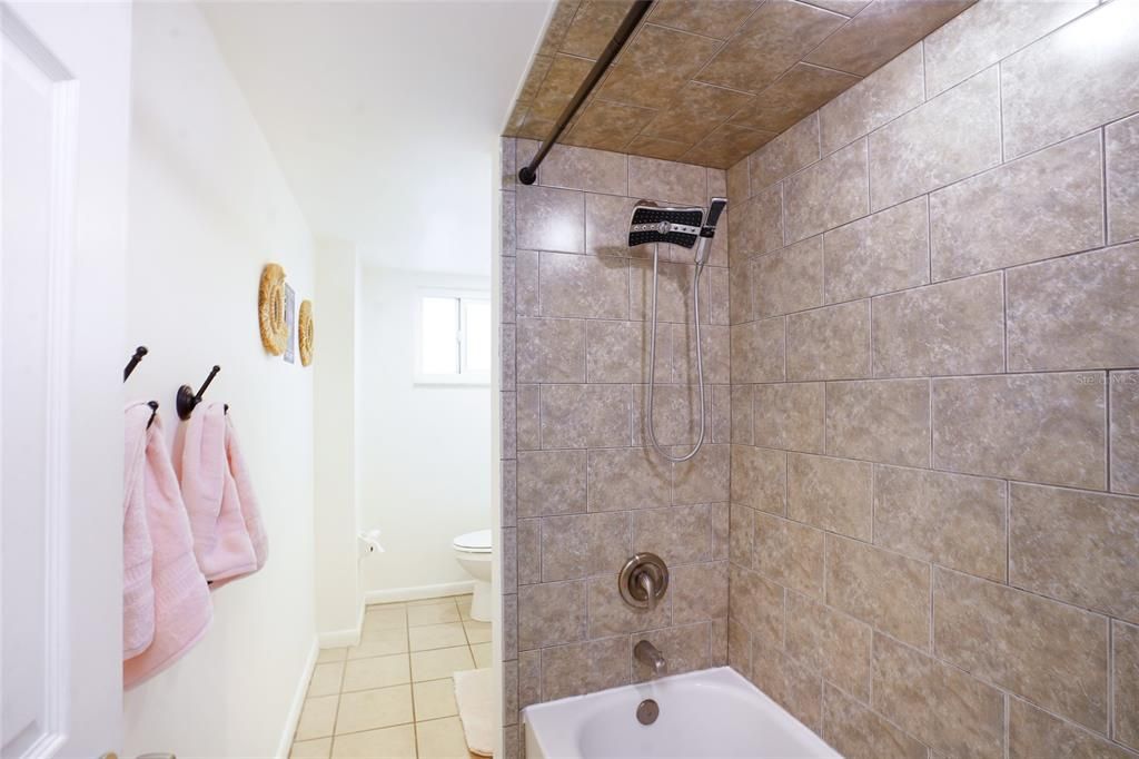 Activo con contrato: $2,195,000 (8 camas, 0 baños, 3918 Pies cuadrados)