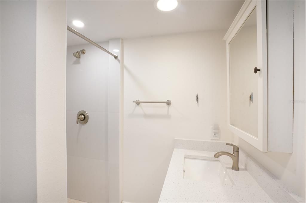 Activo con contrato: $2,195,000 (8 camas, 0 baños, 3918 Pies cuadrados)