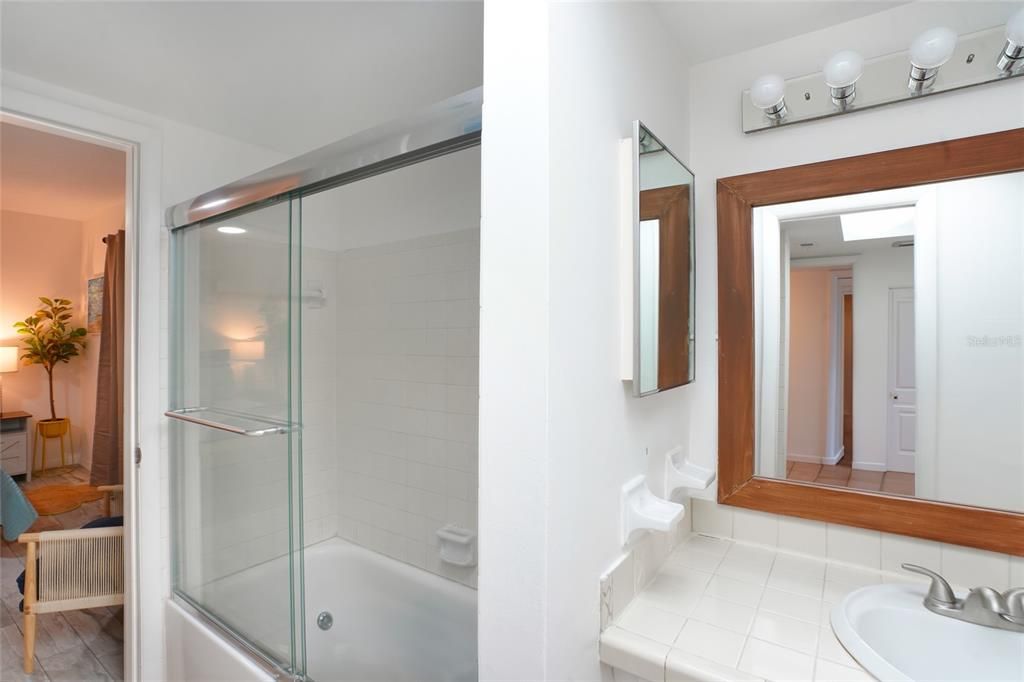 Activo con contrato: $2,195,000 (8 camas, 0 baños, 3918 Pies cuadrados)