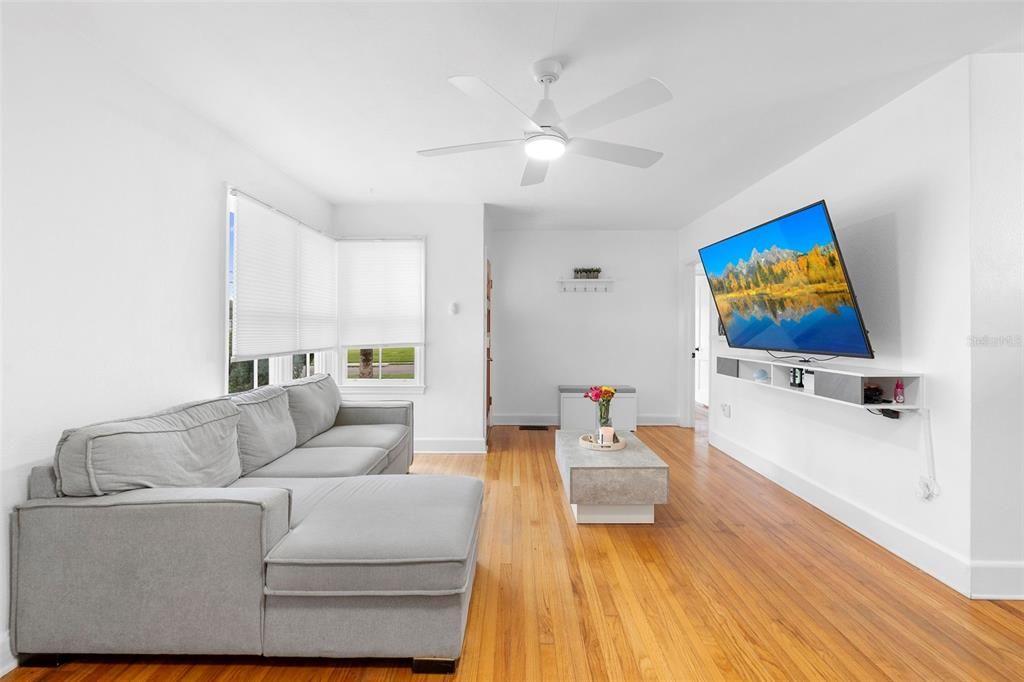 待售: $400,000 (3 贝兹, 3 浴室, 2377 平方英尺)