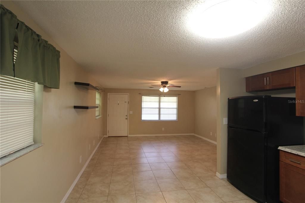 For Rent: $1,400 (2 beds, 1 baths, 850 Square Feet)