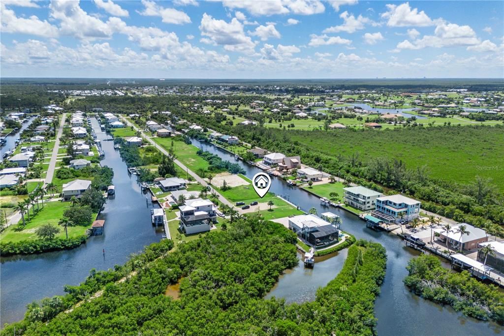 Под контрактом: $395,000 (0.26 acres)