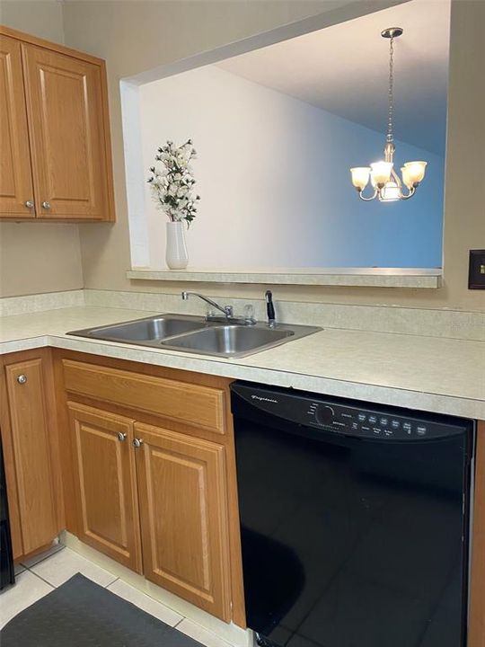 待售: $125,000 (2 贝兹, 2 浴室, 1260 平方英尺)