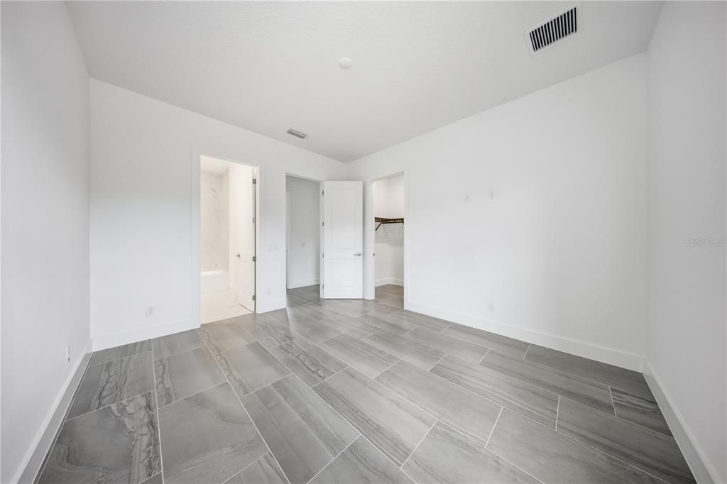 For Sale: $3,050,000 (6 beds, 6 baths, 7093 Square Feet)