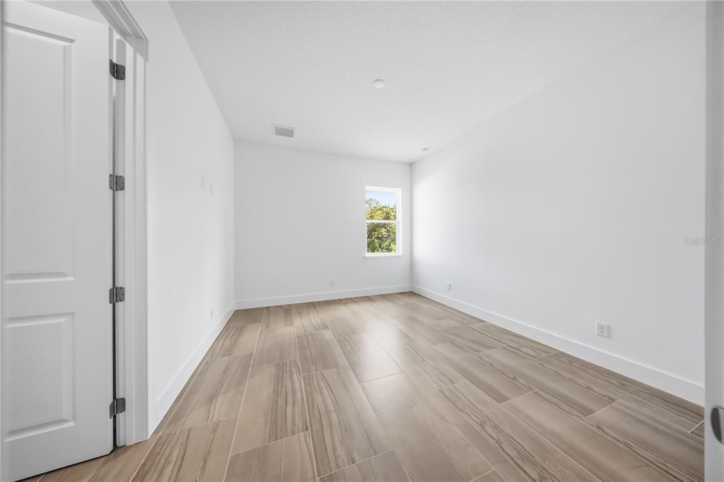 For Sale: $3,050,000 (6 beds, 6 baths, 7093 Square Feet)