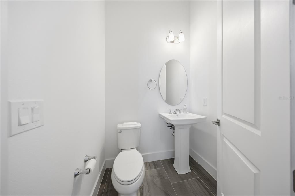 For Sale: $3,050,000 (6 beds, 6 baths, 7093 Square Feet)