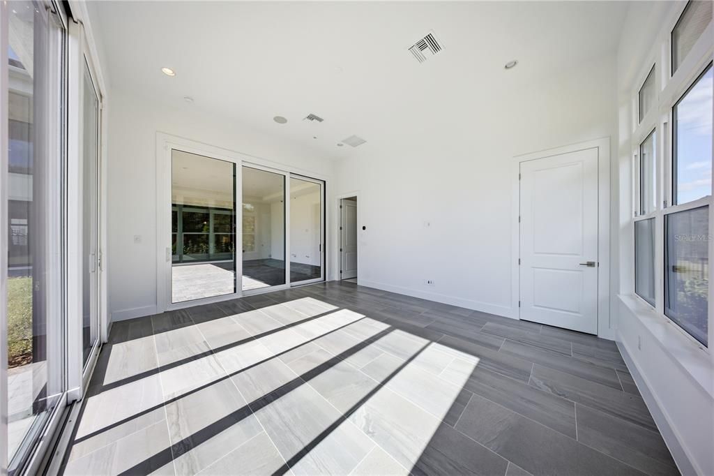 For Sale: $3,050,000 (6 beds, 6 baths, 7093 Square Feet)