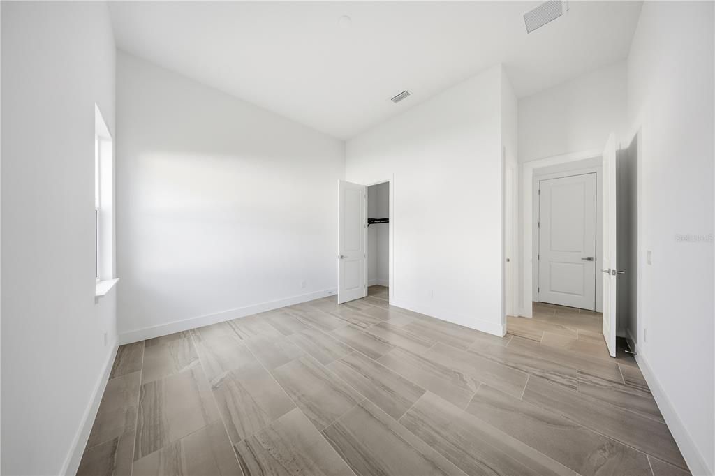 For Sale: $3,050,000 (6 beds, 6 baths, 7093 Square Feet)