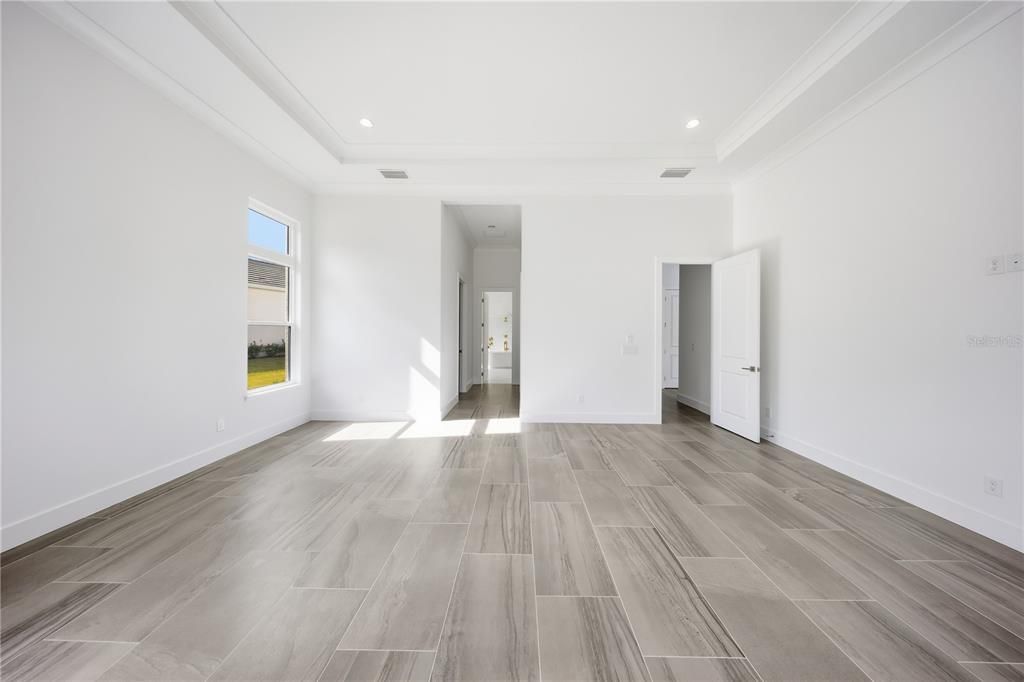 For Sale: $3,050,000 (6 beds, 6 baths, 7093 Square Feet)