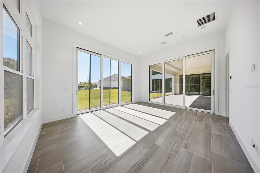 For Sale: $3,050,000 (6 beds, 6 baths, 7093 Square Feet)